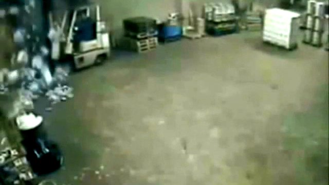 Несчатные случаи при погрузке смотреть онлайн