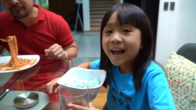 Eating Only 1 Color of Food for 24 hrs смотреть онлайн