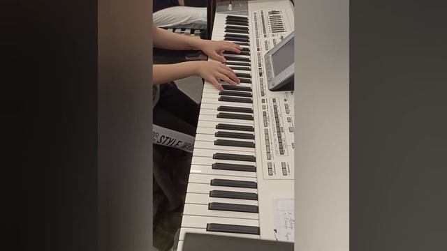 Тихая река на пианино. Анри Лемуан. Чередование и перекрещивание рук + ноты. Красивая мелодия. смотреть онлайн