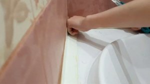 Удаление старого силикона в ванной механическим способом