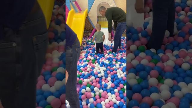 Детский игровой центр! Отмечаем день рождение! смотреть онлайн