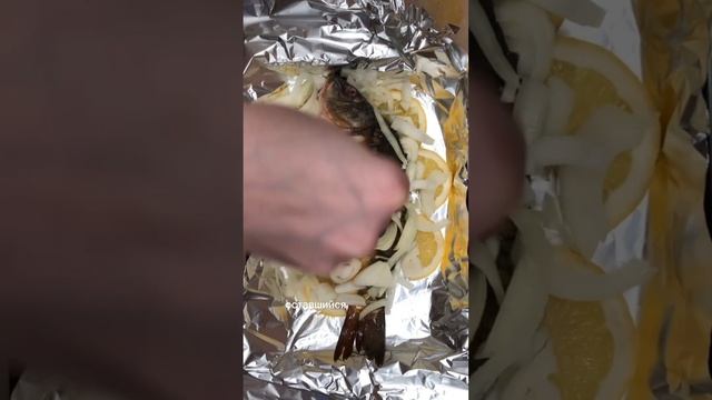Запеченый карась | рецепт запеченой рыбы #чтопочитать #food #book смотреть онлайн