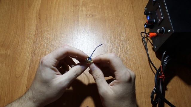 Самый простой Индикатор разряда Аккумулятора. Simple battery discharge indicator. смотреть онлайн