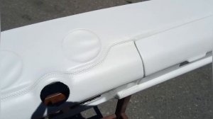 перетяжка торпедо ВАЗ 2106 в белую кожу.