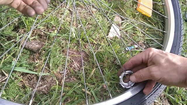 Как заменить спицы на заднем колесе велосипеда смотреть онлайн