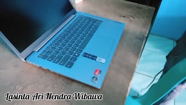 Unboxing Paket Lenovo Ideapad Slim 1 14 Ryzen 3 7320U 8GB 256 SSD Radeon 610M W11 + OHS 14.0 FHD 2Y смотреть онлайн