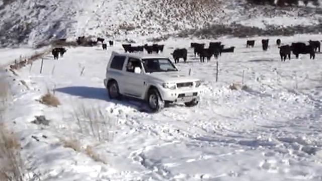 Pajero Evolution - Fun in the Snow... смотреть онлайн