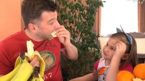 Мы съели слишком много - дети и папа, примеры правильного поведения