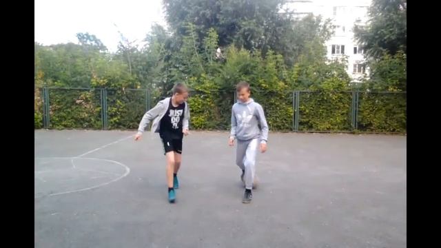 "ТОП-6 КРАСИВЫХ И ЭФФЕКТИВНЫХ СПОСОБОВ ПРОКИНУТЬ МЕЖДУ НОГ" смотреть онлайн