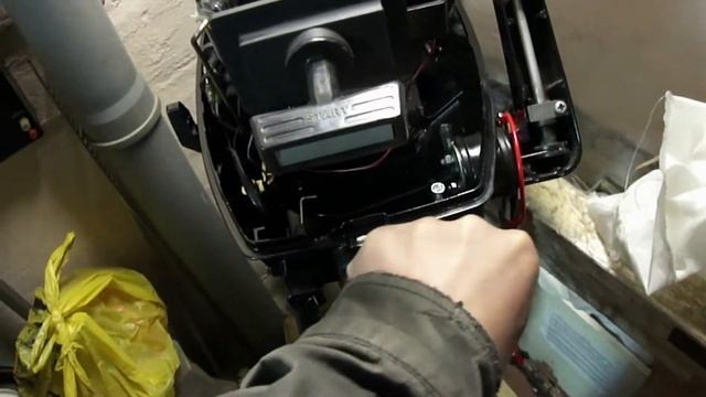 МЕРКУРИЙ - 5. Замена топливного коннектора на коннектор от ТОХАТСУ.