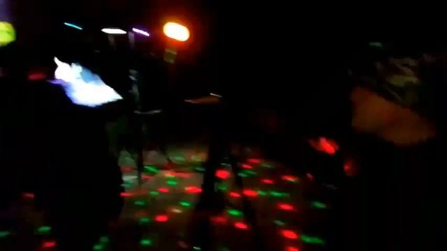 Вот так можно гулять без электричества на улице (машина в помощь) смотреть онлайн