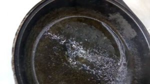 Убирать нагар с жаровни (или сковороды) димексидом