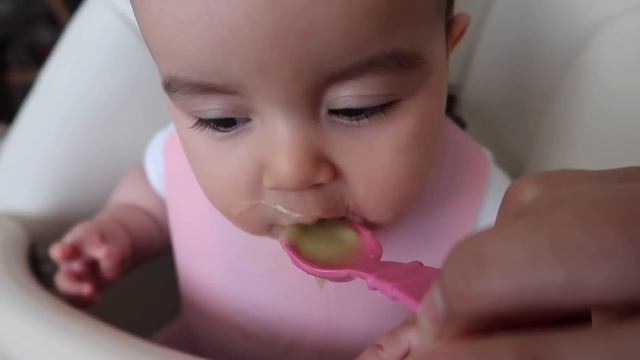 VACUNA DE LA INFLUENZA + PROBANDO EL ROBOT DE COCINA BABYCOOK NEO BEABA смотреть онлайн