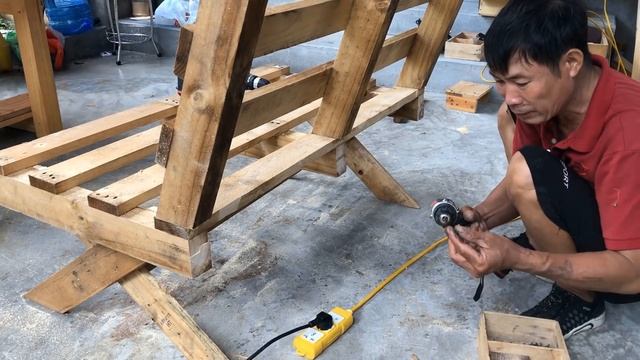 Amazing Design Ideas Recycling DIY Wood Pallet Projects // How To Build A DIY Pallet Chair смотреть онлайн