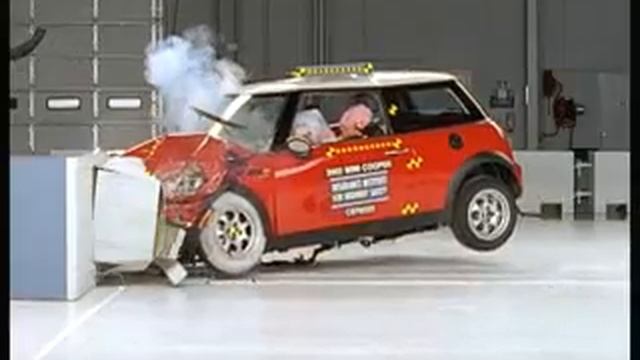 MINI COOPER CRASH TEST смотреть онлайн