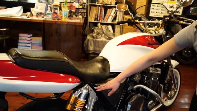 【HONDA　CB1000SF】車両ご紹介です！ смотреть онлайн