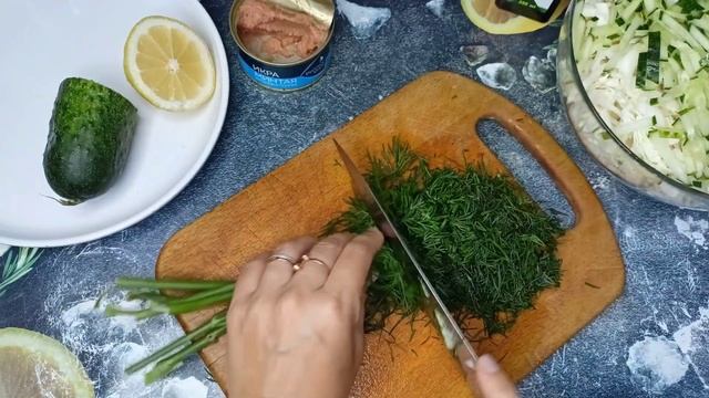 Капустный салат с икрой минтая ? смотреть онлайн