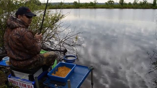 Ловля на поплавок плотвы и леща смотреть онлайн
