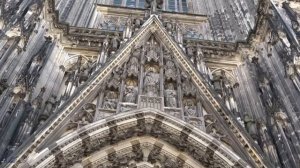 Кельн / Германия / Кёльнский собор снаружи ( нем  Kölner Dom) Собор Св. апостола Петра и Девы Марии