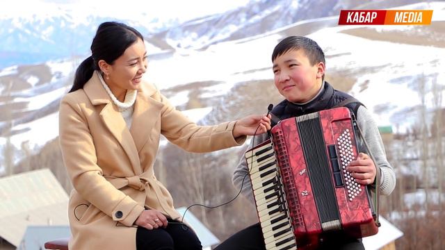 Өзгөчө үнү менен элди издеткен талант / Илим Асанов: "Айылда кружок ачылса, таланттуулар көп болмок смотреть онлайн