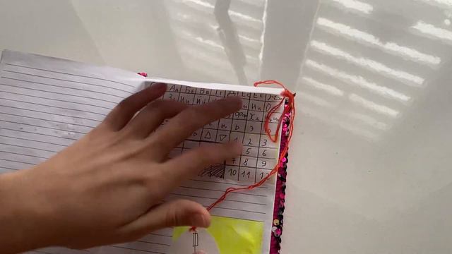 НАШЛА СВОЙ СКЕТЧБУК. Давайте вместе посмотрим на него ахахаххаха смотреть онлайн