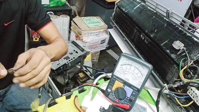 E1 error Carrier Inverter series split type. смотреть онлайн