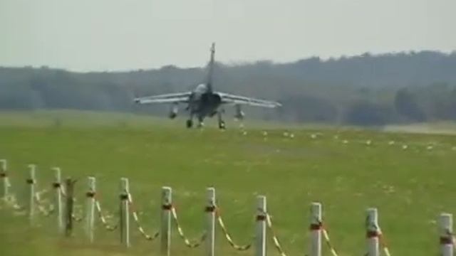 Köln-Bonn Airport смотреть онлайн