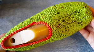 Простые следки двумя спицами без швов.