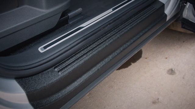 Накладки на внутренние пороги дверей Volkswagen Tiguan (russ-artel.ru) смотреть онлайн