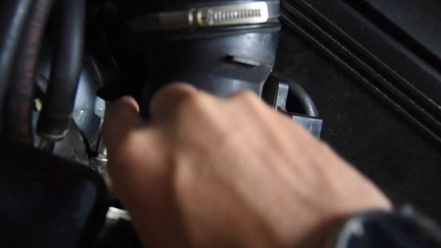 Cleaning Your MAF Sensor, VW Passat V6 B5.5/1.8T/Audi V6 смотреть онлайн