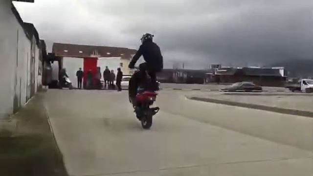 Stunt Suzuki ZZ inch up sport смотреть онлайн