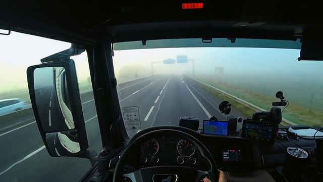 ? POV | Северо-Западная Франция ?? Туман и А28 в сторону Caen (Кан). Дальнобой по Европе. смотреть онлайн