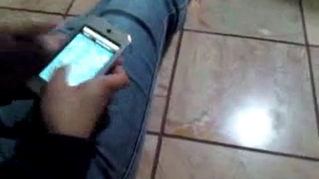 My friend Hana playing the bubblewrap.... смотреть онлайн