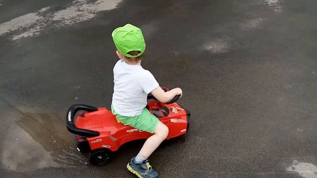 На самокатах возле дома смотреть онлайн