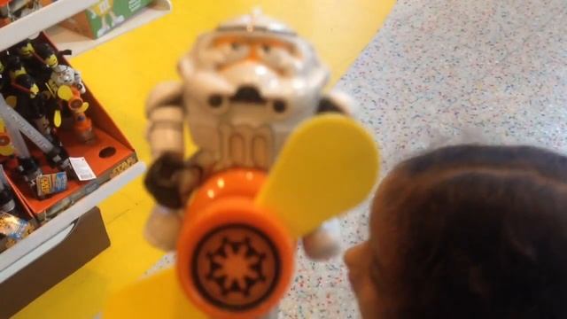 M&M's World Store in NYC смотреть онлайн