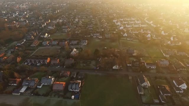 Drohnenflug In Gütersloh-Friedrichsdorf In Der Abenddämmerung