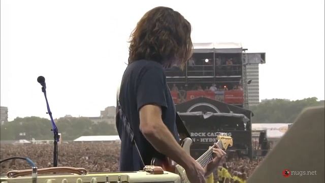 Pearl Jam - Given to Fly (London 2010) смотреть онлайн