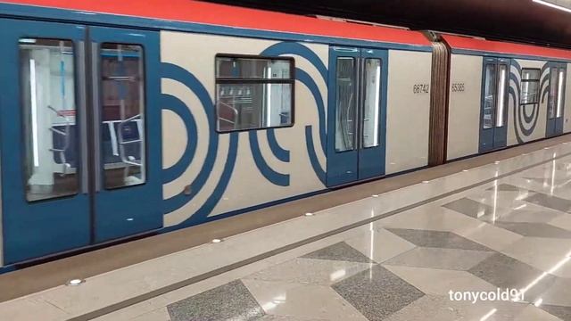 Московское метро станция Некрасовка поезд Москва смотреть онлайн
