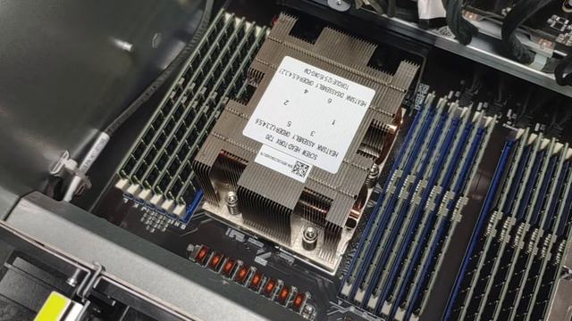 96 Core AMD EPYC 9654 CPU SP5 Socket смотреть онлайн