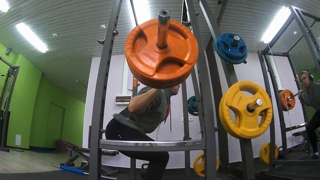 Конец первой из двенадцати недель. Проверяем присед и жим лежа. смотреть онлайн