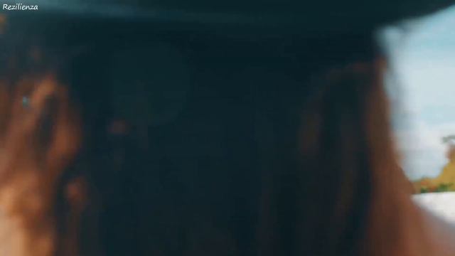 Zivert - Зелёные волны (Премьера клипа) смотреть онлайн