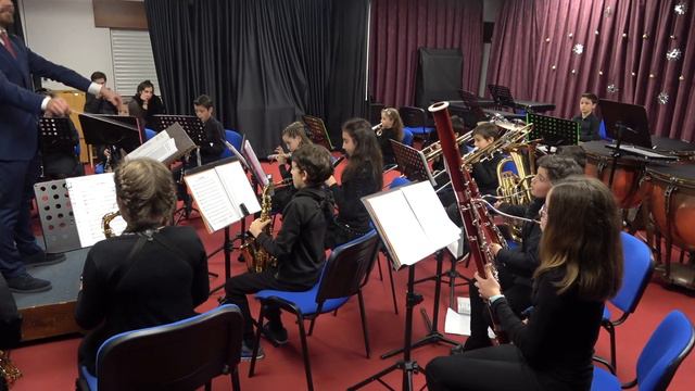 2018 - 23 Nadal. Clog Dance de Jan de Haan. Festival Nadal. E.M.S.C. Ribadulla смотреть онлайн