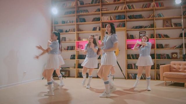 STAYC 스테이씨 - RUN2U (dance cover by X-Motion) Irkutsk Russia смотреть онлайн