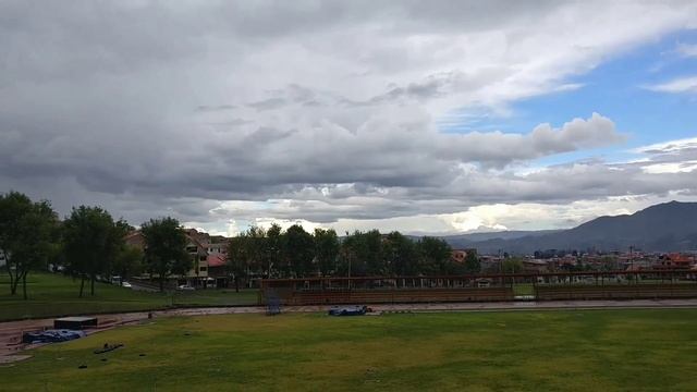 Парк Мирафлёрес, Куэнка, Эквадор смотреть онлайн