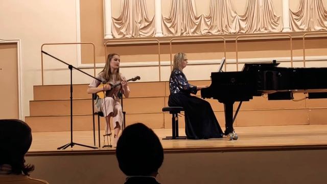 С. Рахманинов - Романс "Апрель". Исп. Ирина Гришина (домра) смотреть онлайн