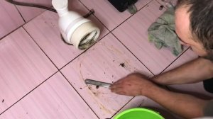 Шатается унитаз что делать???