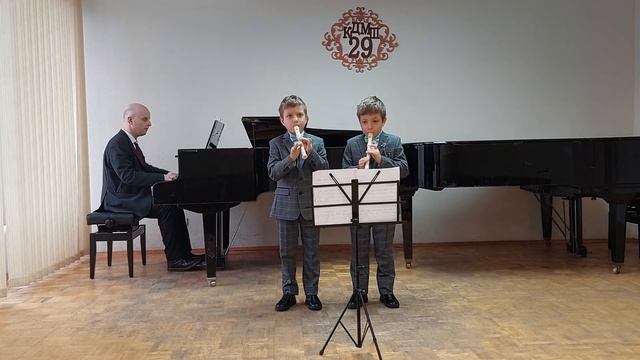 Ю.Щуровський, Гопак. Виконують учні 1 класу Київської ДМШ #29 Олексій та Сергій Паєвські. смотреть онлайн