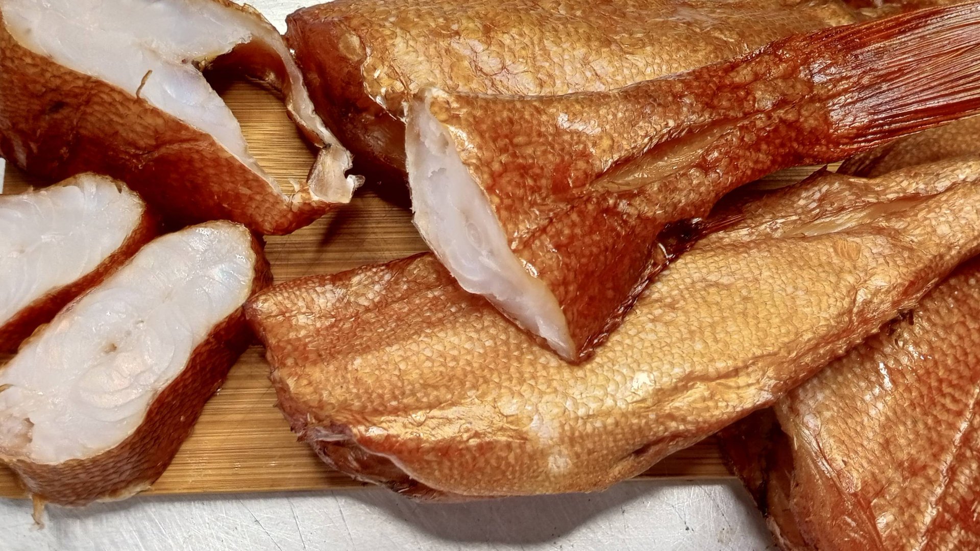 ОКУНЬ МОРСКОЙ ХОЛОДНОГО КОПЧЕНИЯ смотреть онлайн