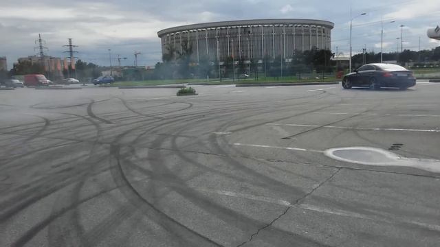 Mercedes-Benz CLS W219 Burnout смотреть онлайн
