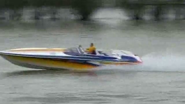 Hustler Powerboats- 388 Slingshot Reloaded